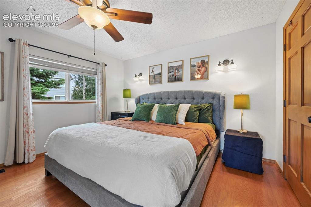 Image 16 of 47: Bedroom