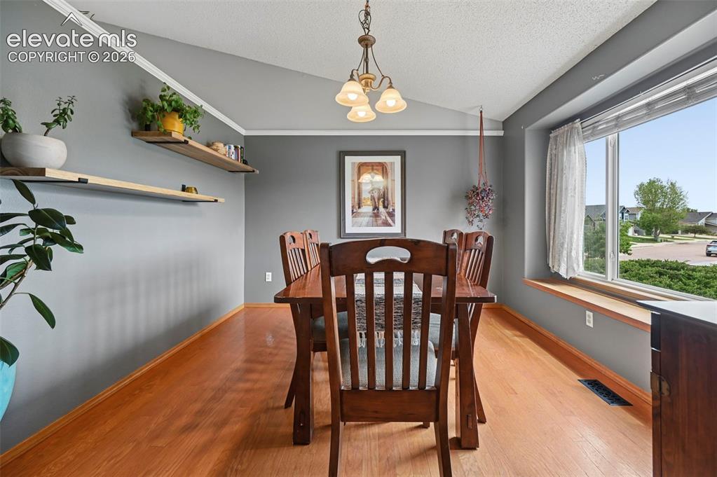 Image 6 of 47: Dining Area