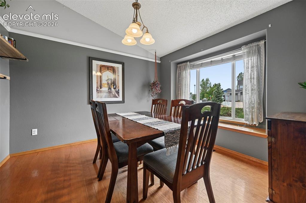 Image 7 of 47: Dining Area