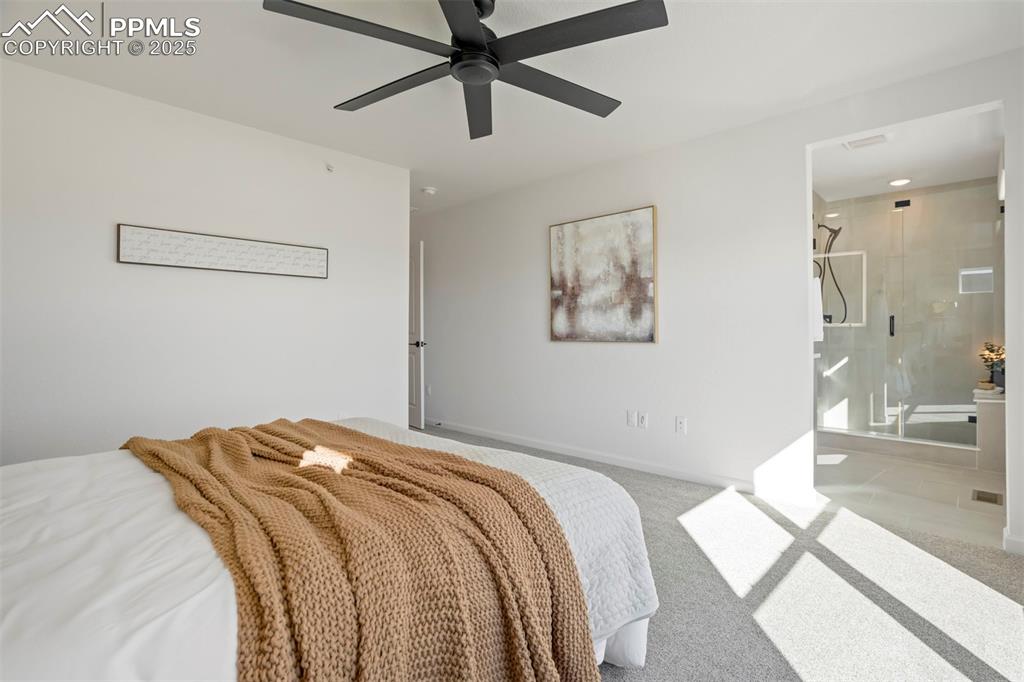 Image 32 of 49: Bedroom