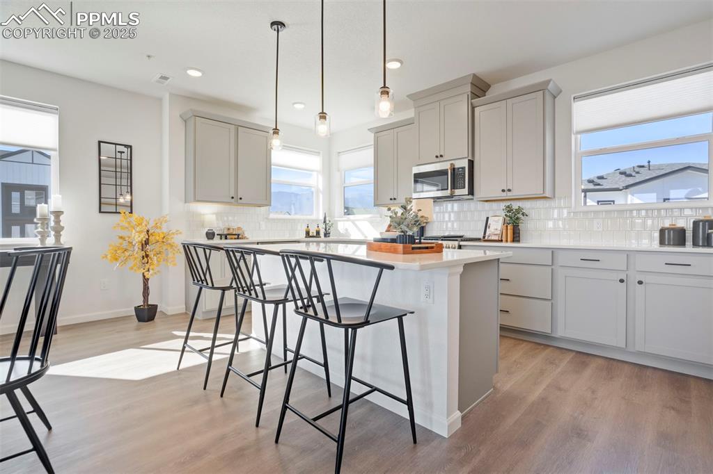 Image 5 of 49: Kitchen