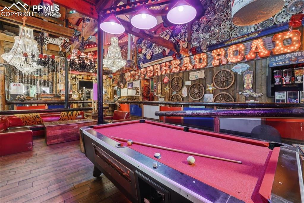 Image 10 of 49: Entry