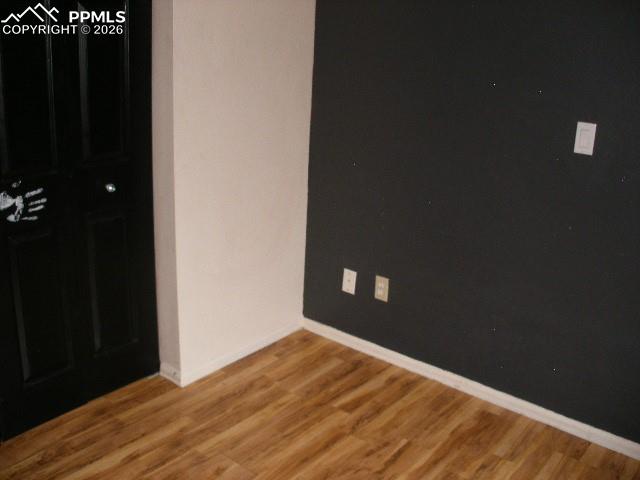 Image 19 of 40: Bedroom