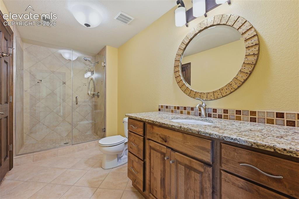 Image 28 of 46: Bathroom