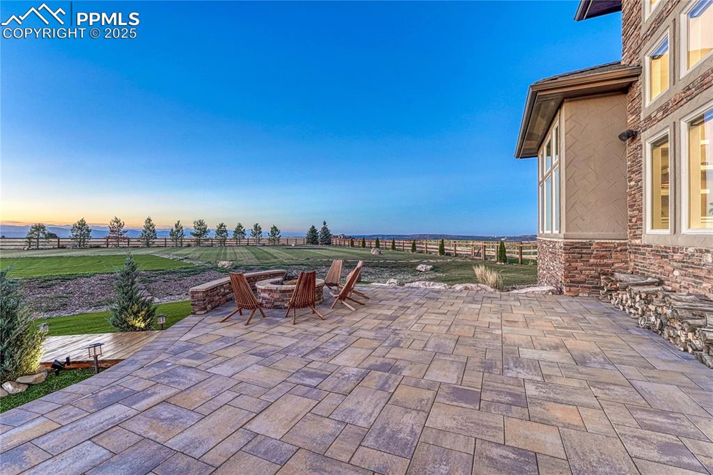 Image 42 of 50: Patio