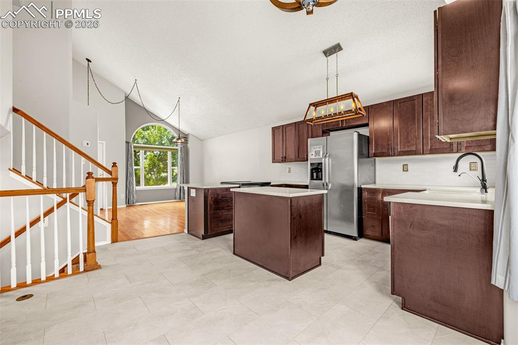 Image 10 of 45: Kitchen
