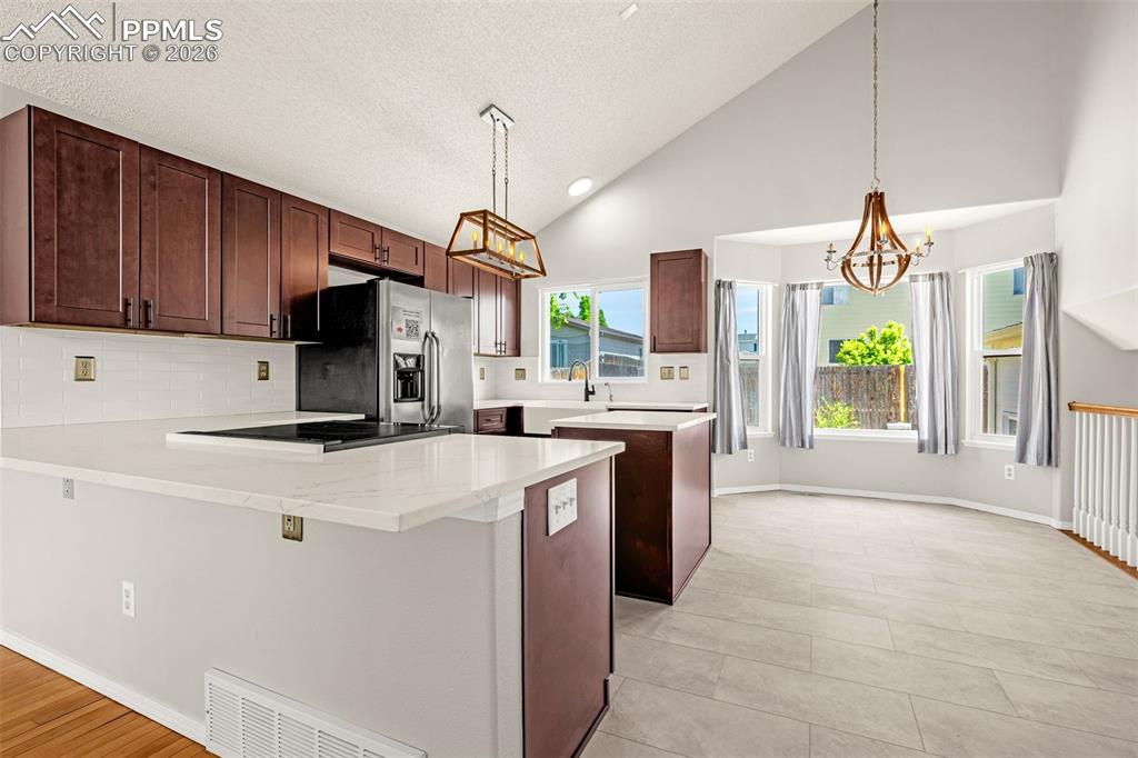 Image 8 of 45: Kitchen