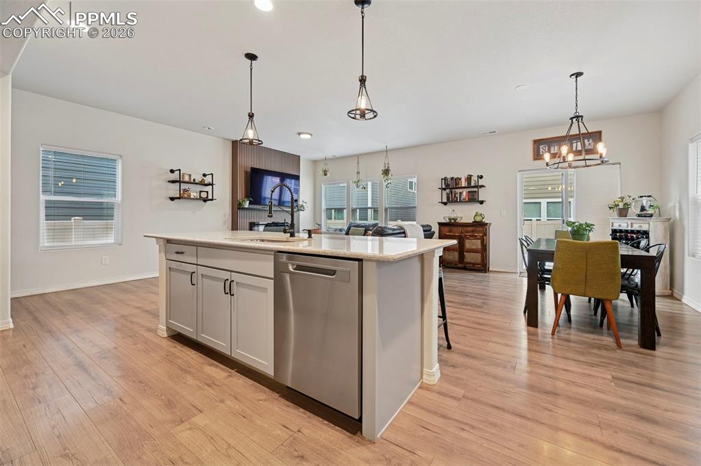 Image 11 of 30: Kitchen