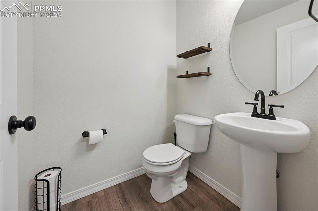 Image 15 of 30: Bathroom