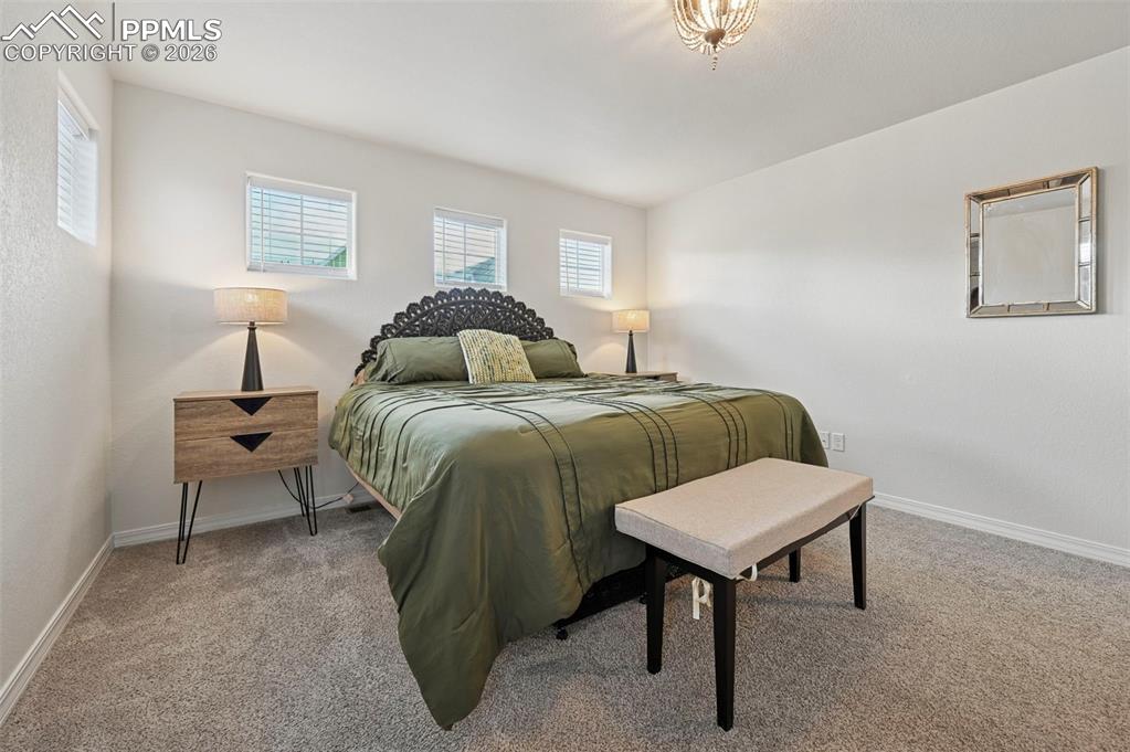 Image 19 of 30: Bedroom