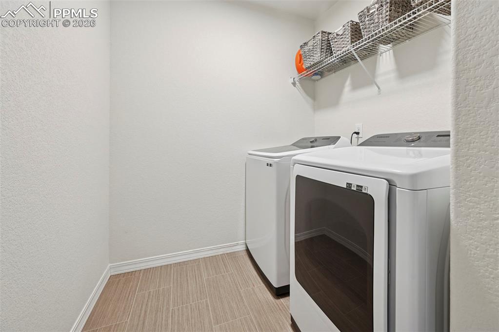 Image 28 of 30: Laundry