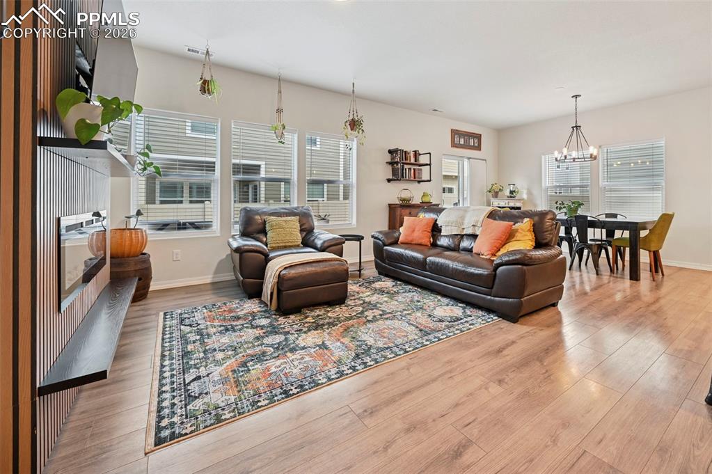 Image 6 of 30: Living Room