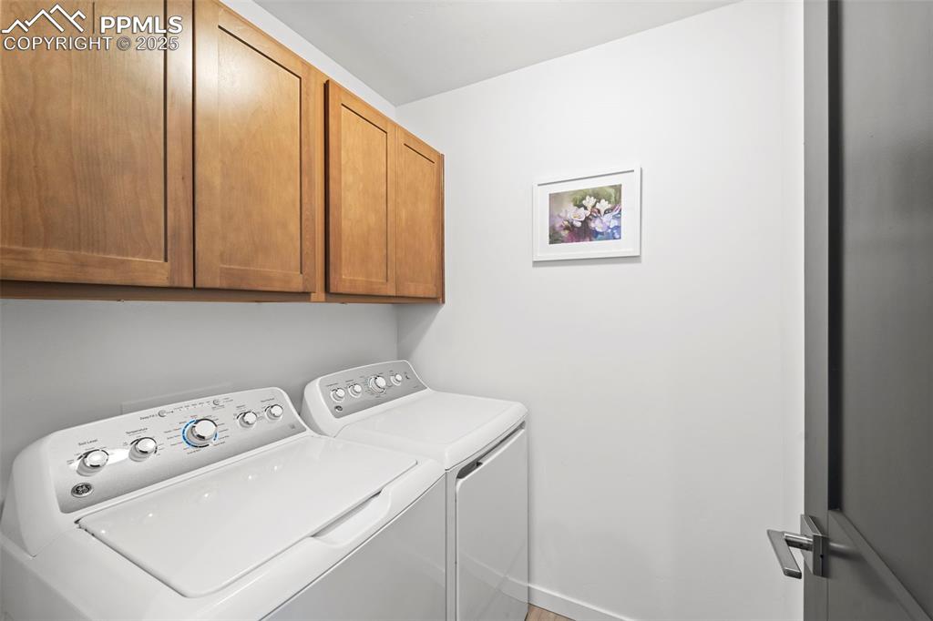 Image 30 of 32: Laundry