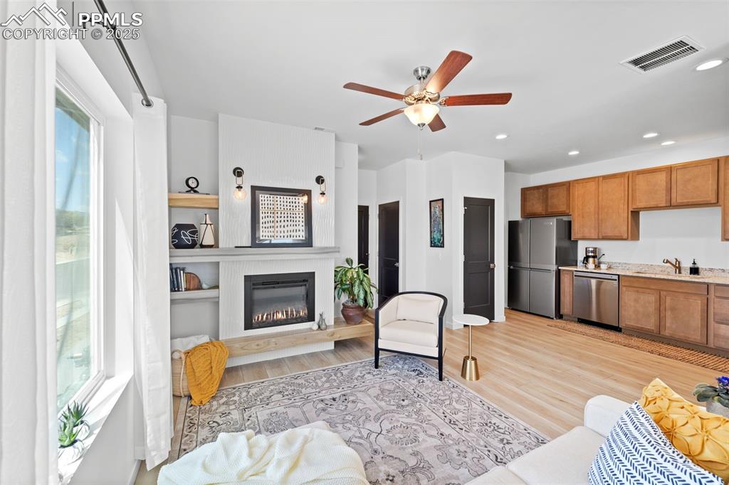 Image 9 of 32: Living Room