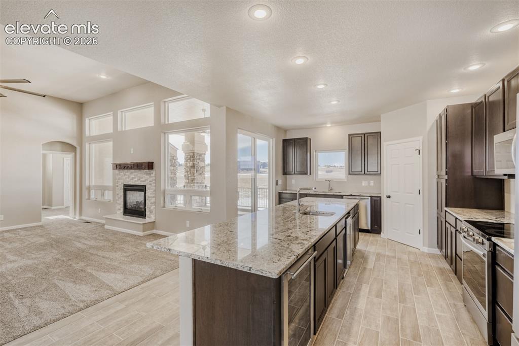 Image 11 of 50: Kitchen