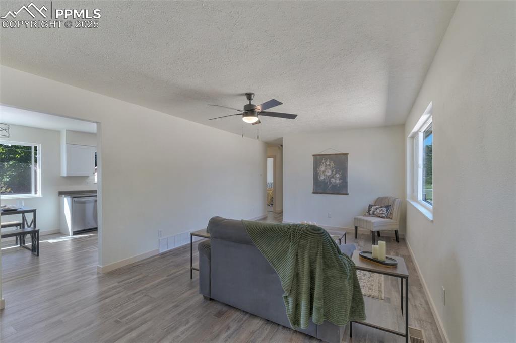 Image 19 of 34: Living Room