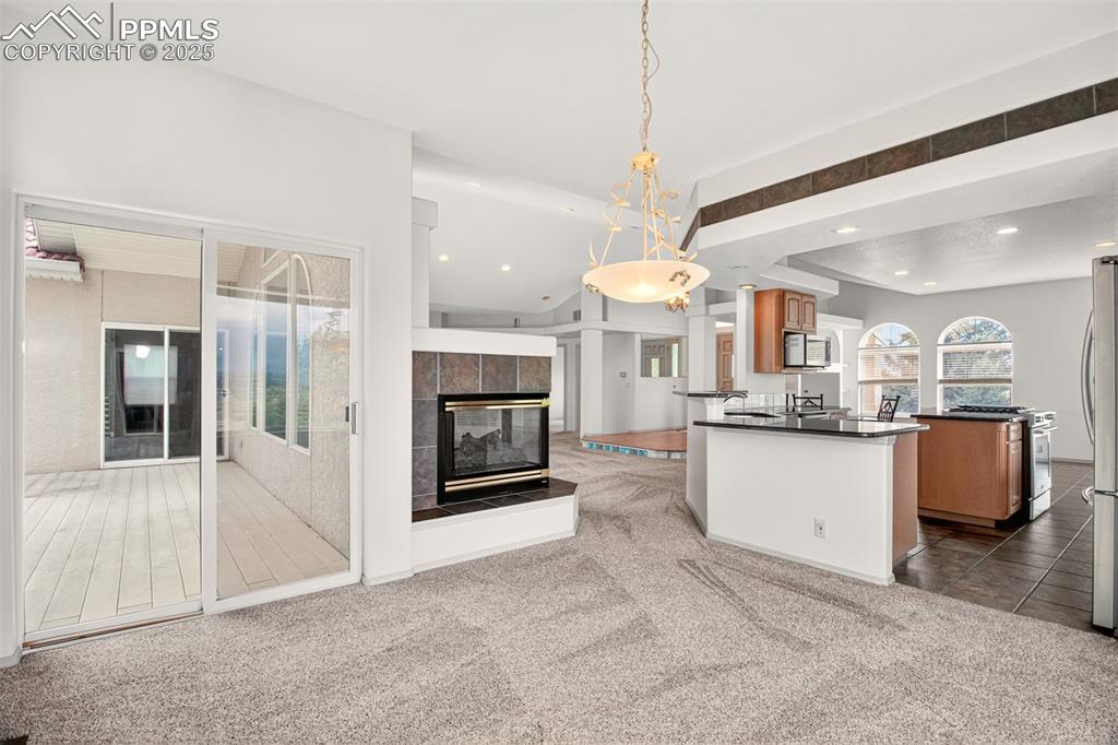 Image 13 of 35: Dining Room