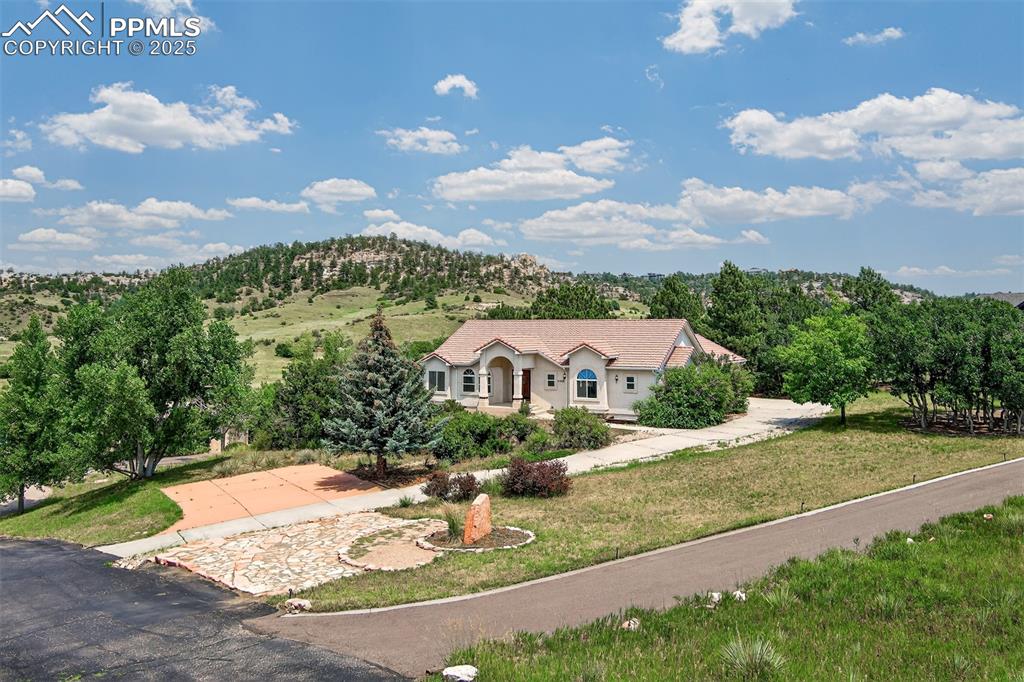 Image 3 of 35: Front of Structure