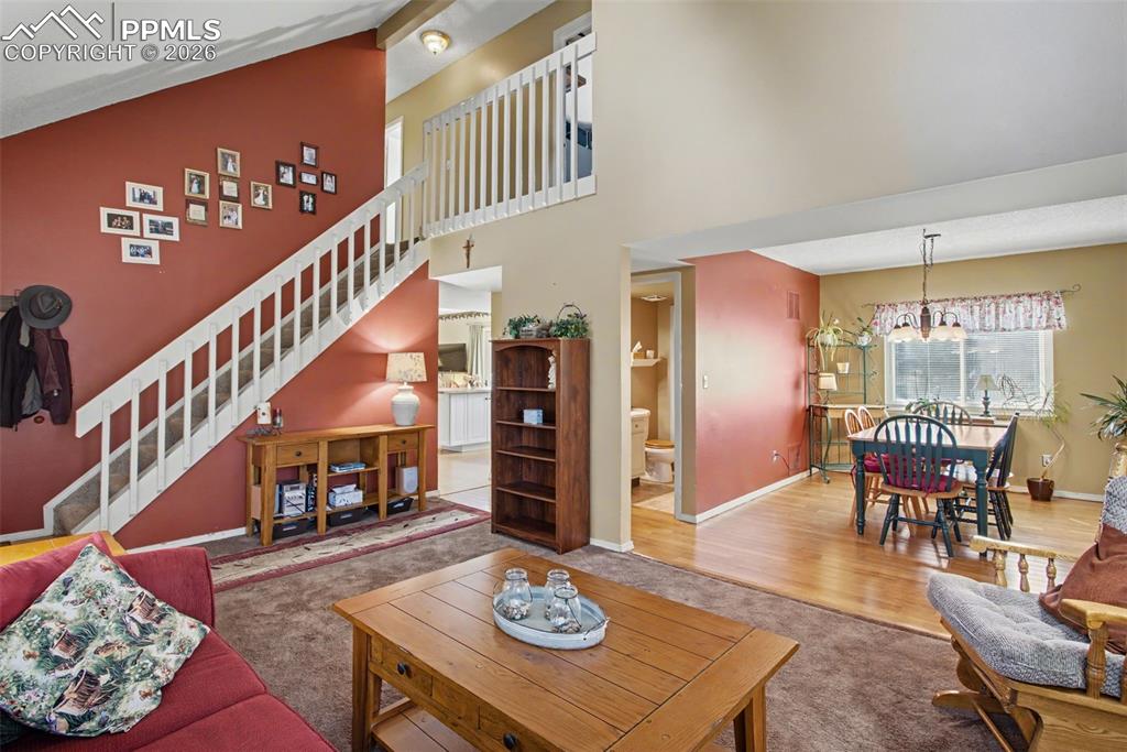 Image 8 of 30: Open and Airy!