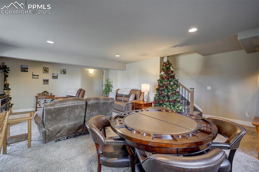 Image 28 of 47: Dining Area