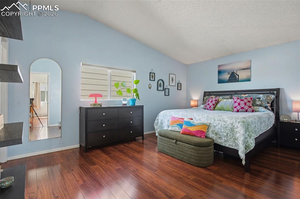 Image 21 of 45: Bedroom