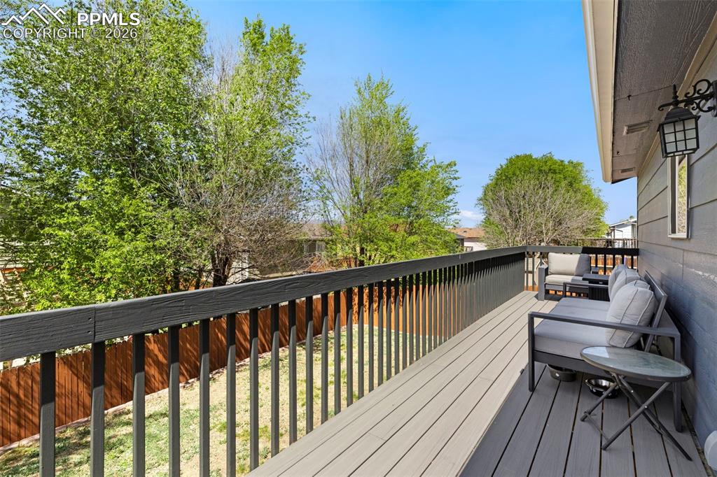 Image 35 of 45: Deck