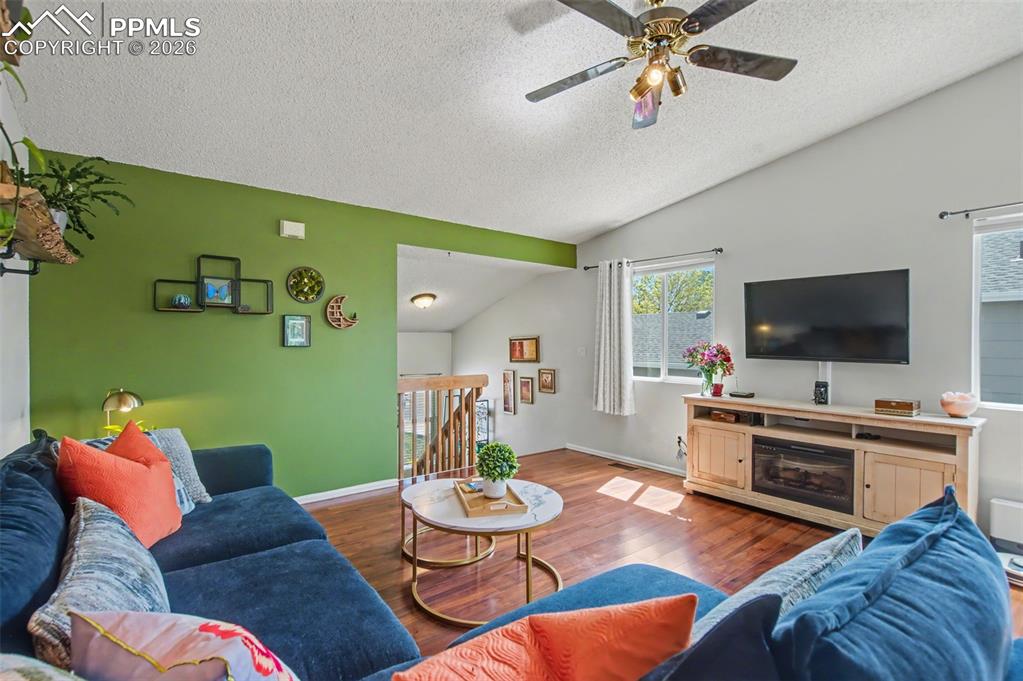 Image 7 of 45: Great Room