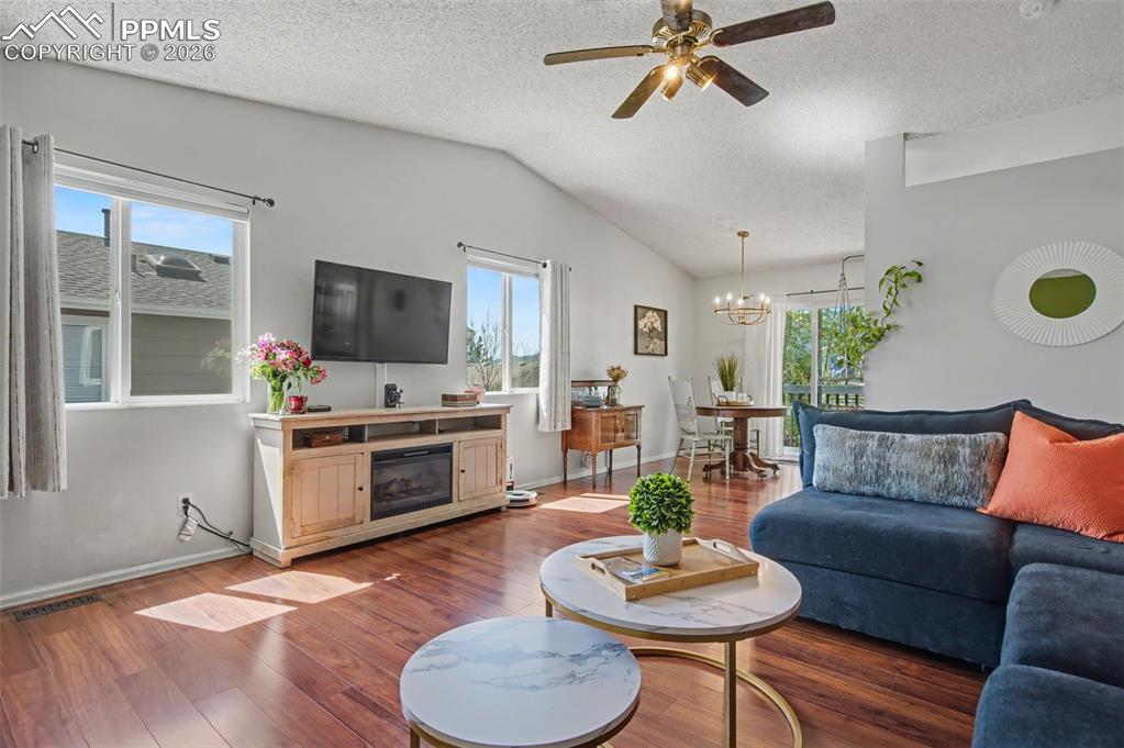 Image 9 of 45: Great Room