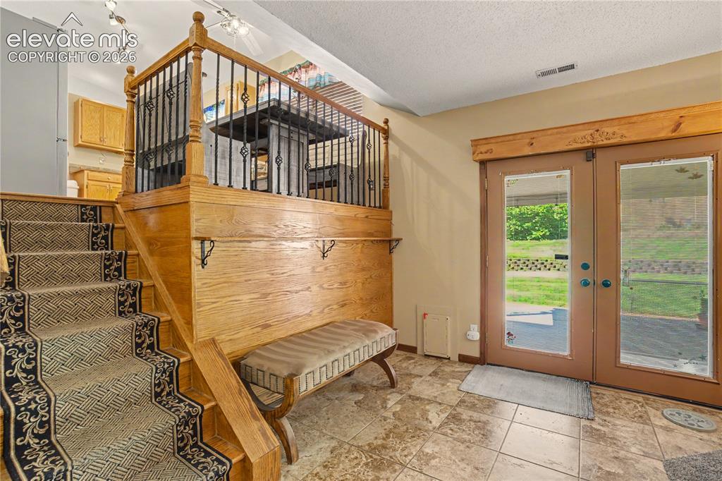 Image 12 of 40: Family Room