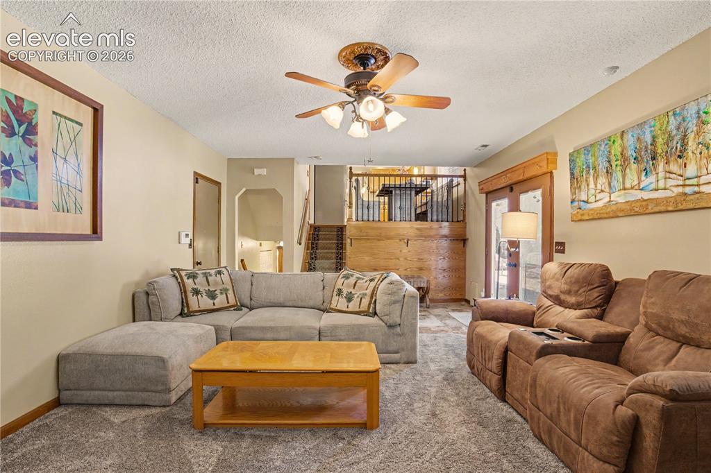 Image 13 of 40: Family Room