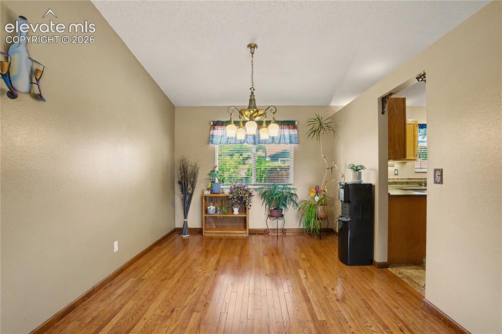 Image 6 of 40: Dining Room