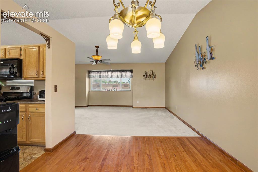 Image 7 of 40: Dining Room