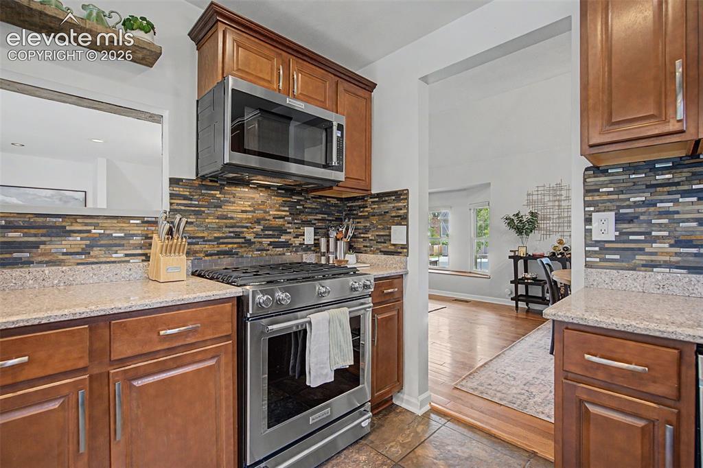 Image 14 of 48: Kitchen
