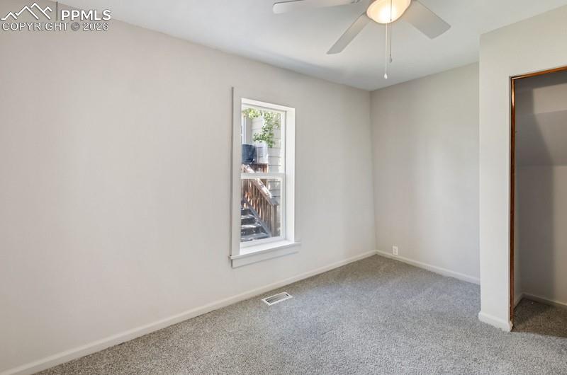 Image 17 of 50: Bedroom