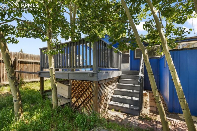 Image 46 of 50: Deck