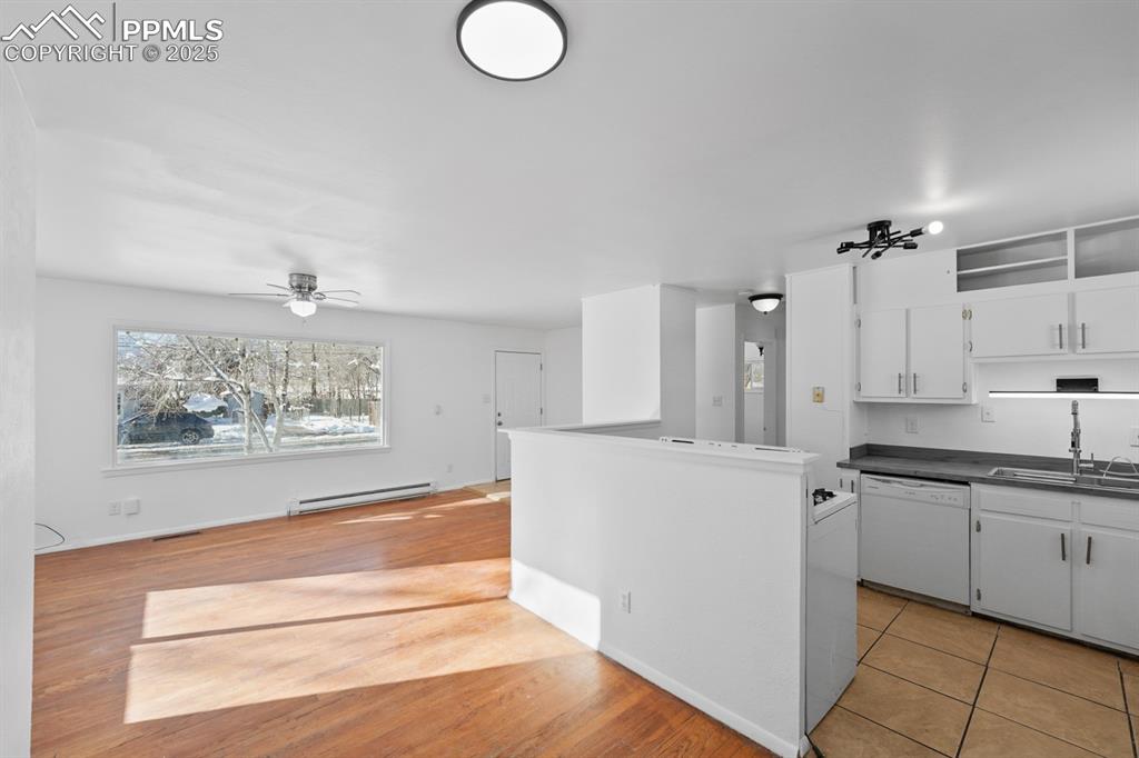 Image 6 of 23: Kitchen