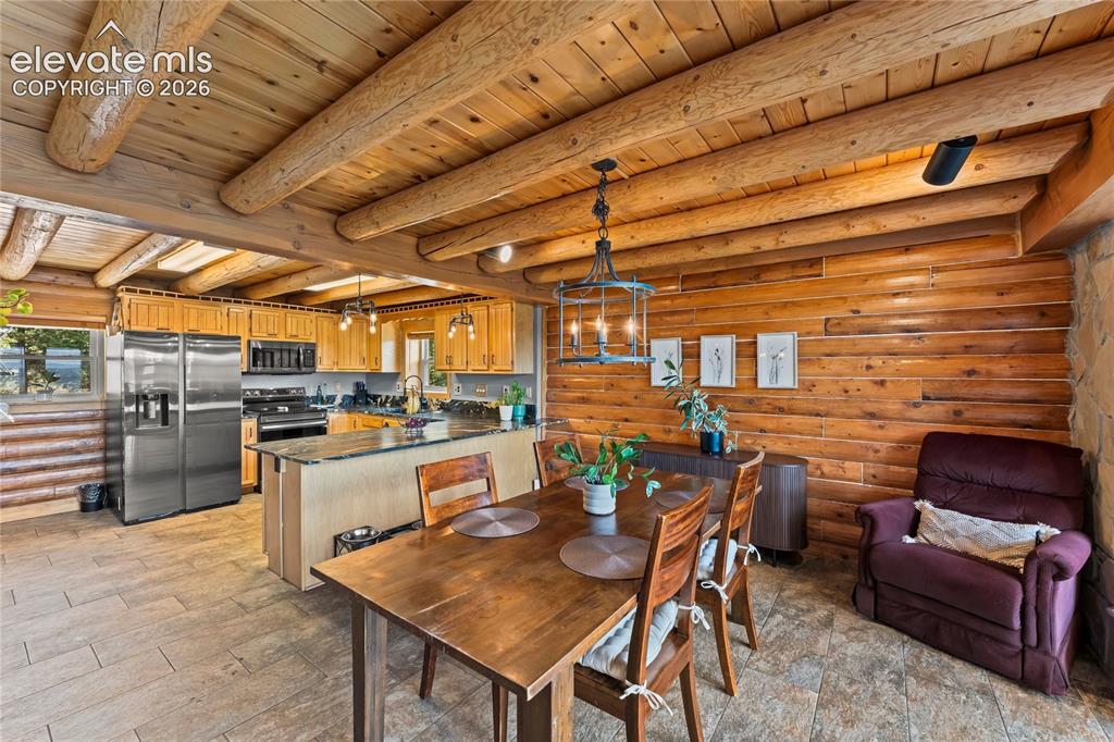 Image 15 of 40: Living Room