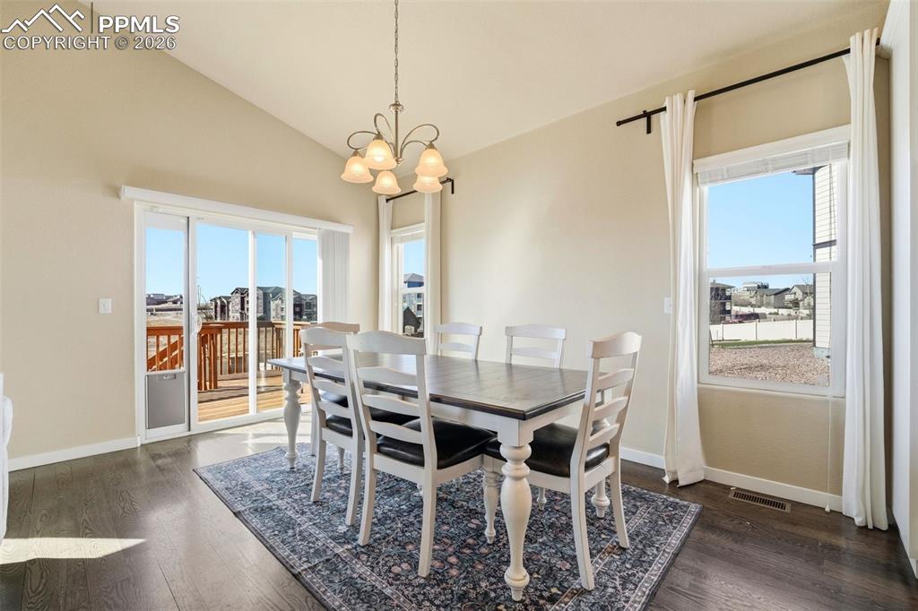 Image 10 of 48: Dining Area