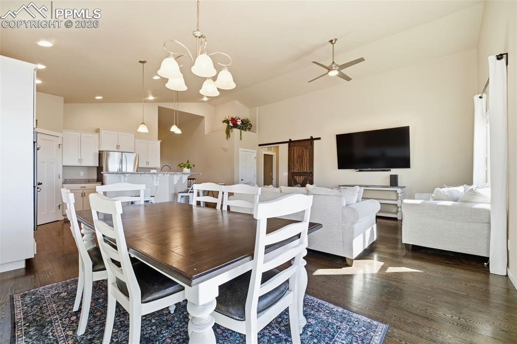 Image 12 of 48: Dining Area