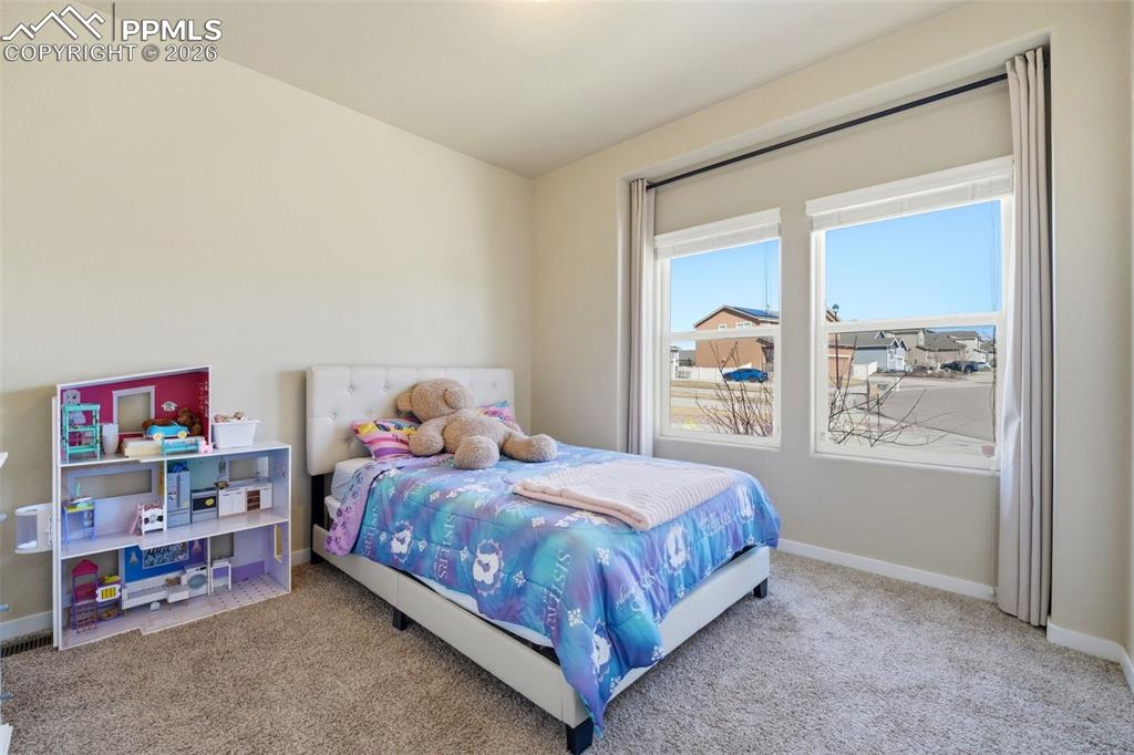 Image 14 of 48: Bedroom