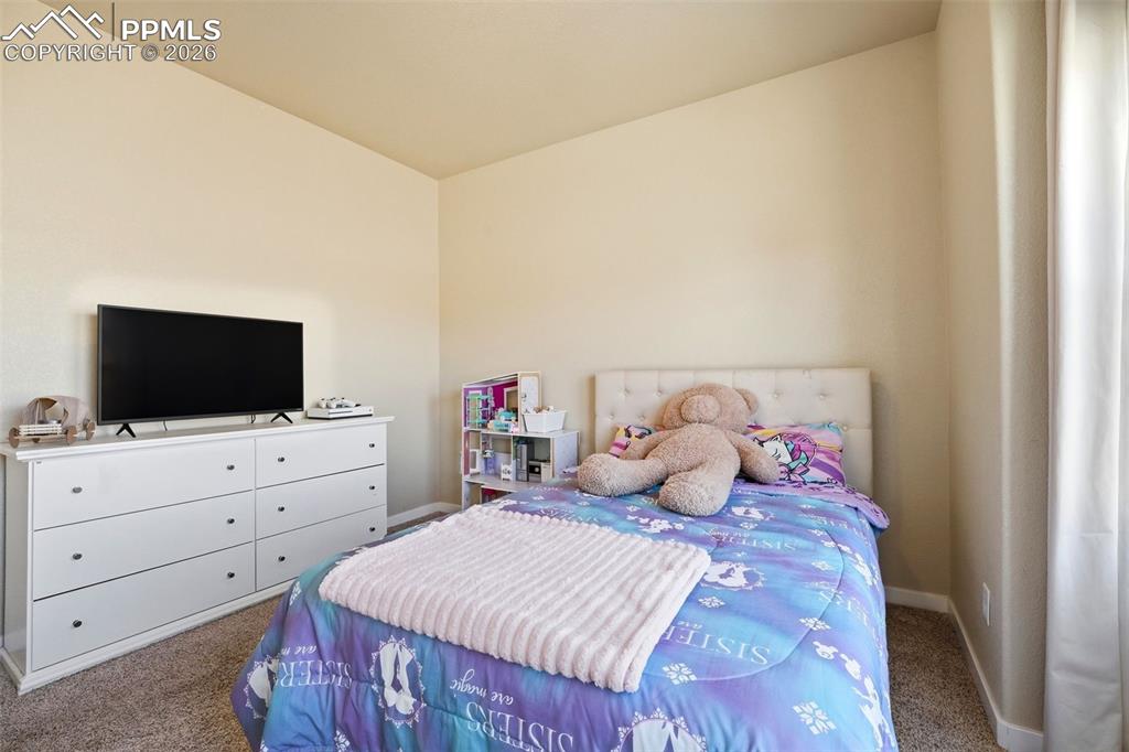 Image 16 of 48: Bedroom