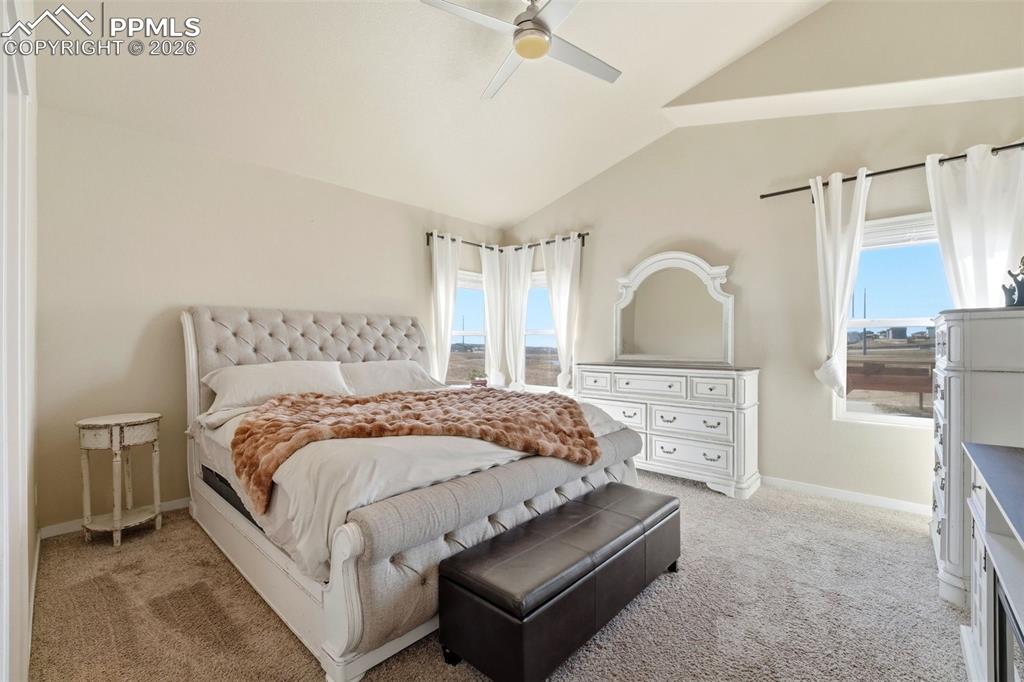 Image 18 of 48: Bedroom