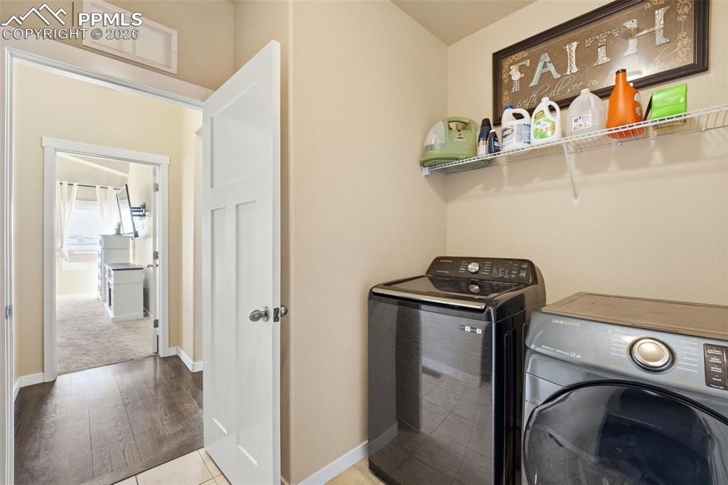 Image 23 of 48: Laundry