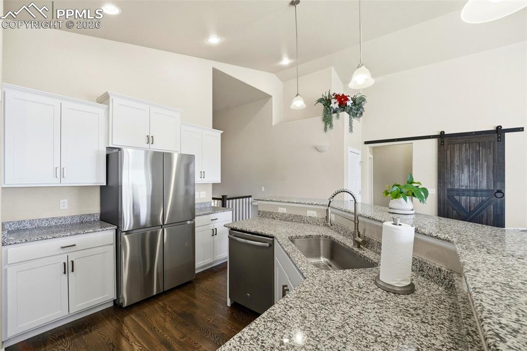 Image 3 of 48: Kitchen