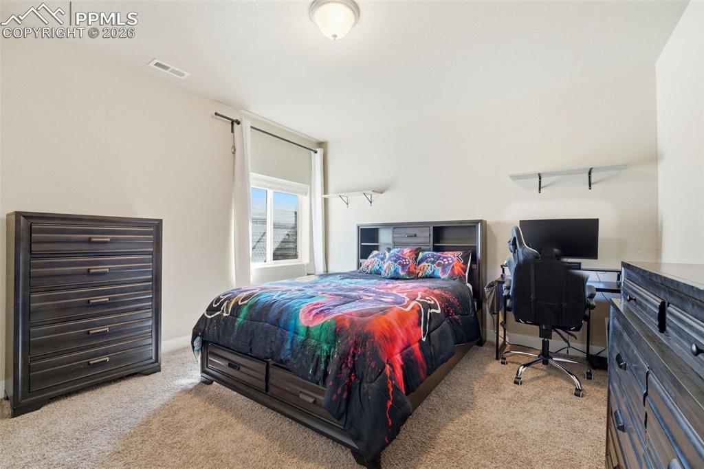 Image 38 of 48: Bedroom