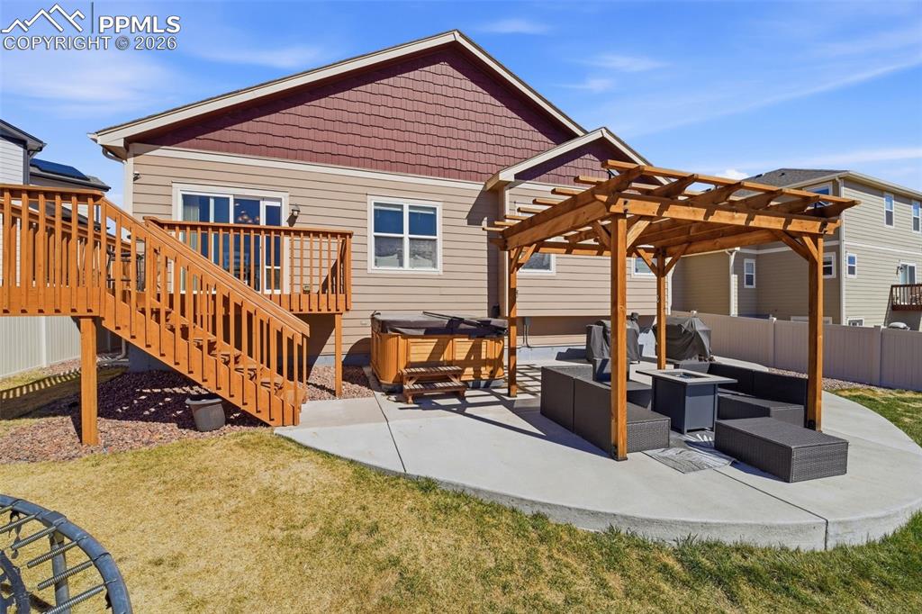 Image 46 of 48: Back of Structure