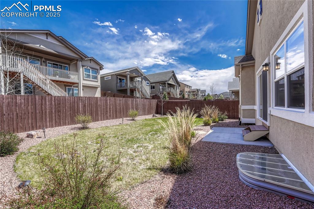 Image 44 of 49: Yard