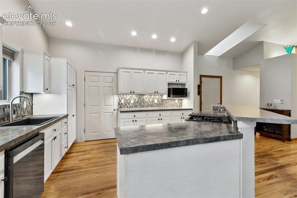 Image 13 of 47: Kitchen