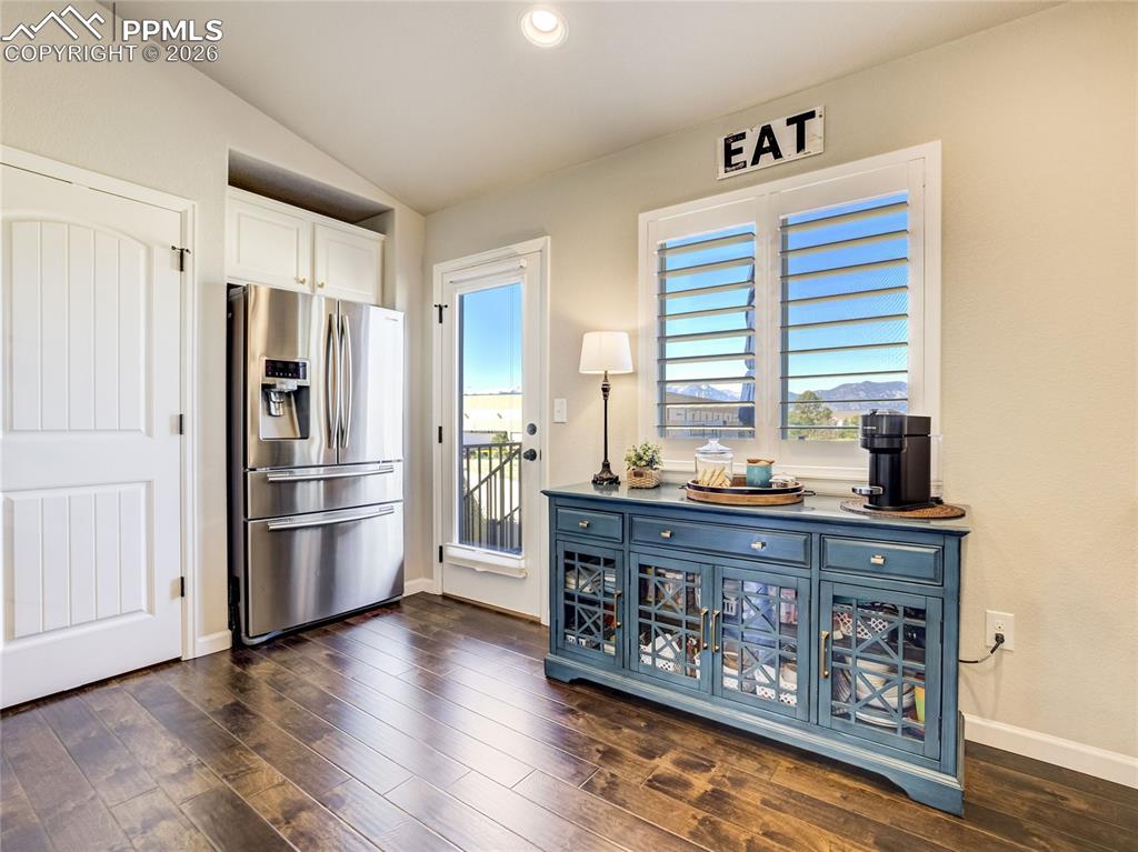 Image 17 of 45: Kitchen