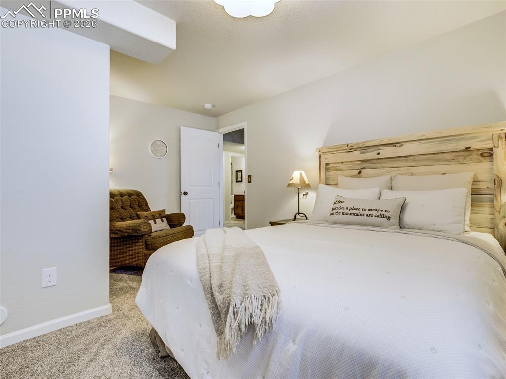 Image 31 of 45: Bedroom